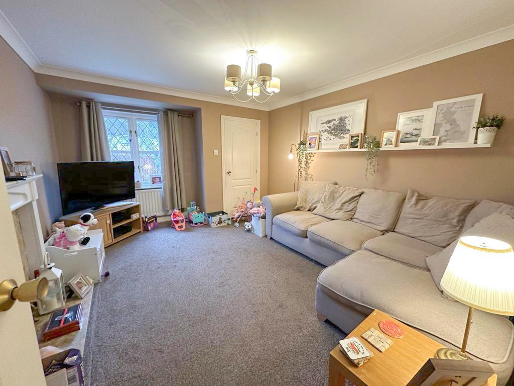 The Ridings, Utley, Keighley 3 bed semidetached house for sale £239,950