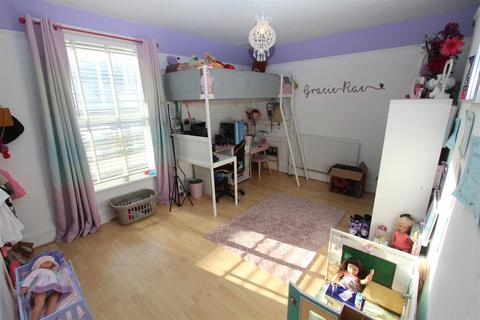 74 James Street, Sheerness, ME12 2PY