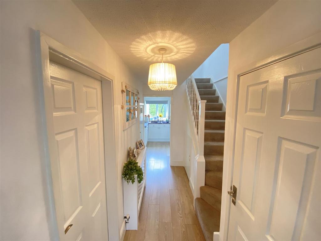 Kings Drive, Thingwall, Wirral 3 bed semidetached house for sale £207,500