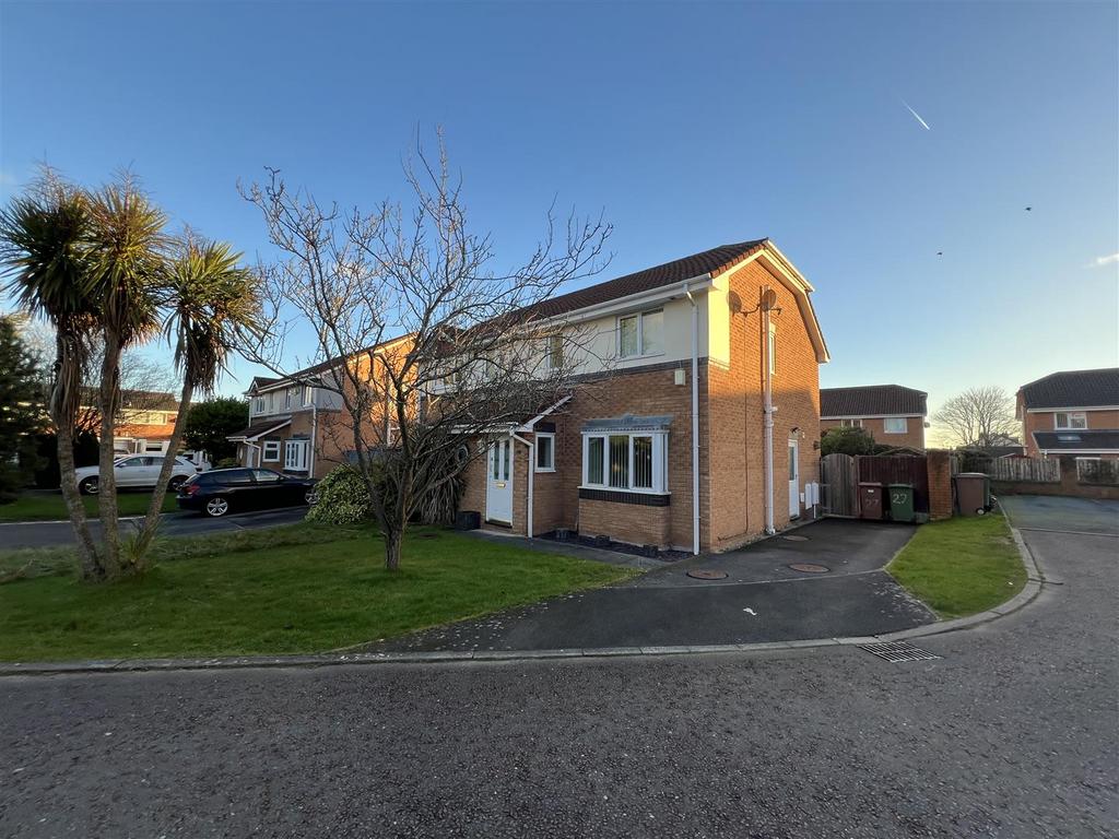 Gleneagles Close, Pensby, Wirral 3 bed semidetached house £221,950