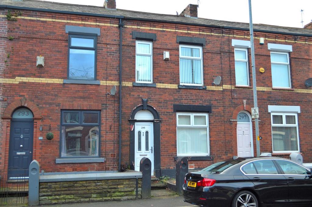 Rochdale Road, Royton, Oldham 3 bed terraced house £995 pcm (£230 pw)
