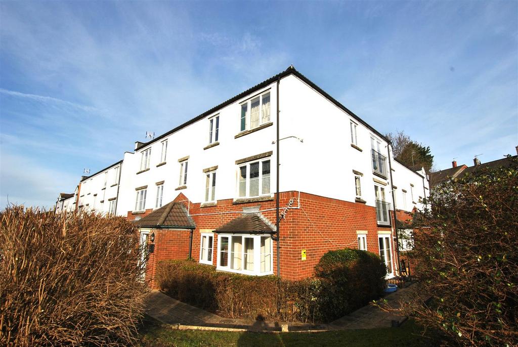 Sturminster Road, Bristol 2 bed flat for sale £190,000