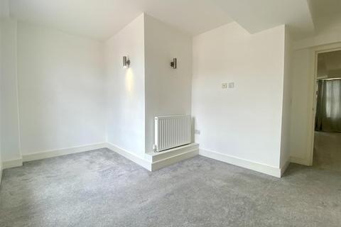 1 bedroom apartment for sale, King Harold Court, Waltham Abbey