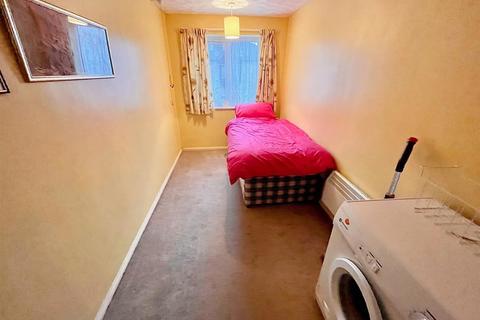 2 bedroom flat for sale, St. Peters Plain, Great Yarmouth