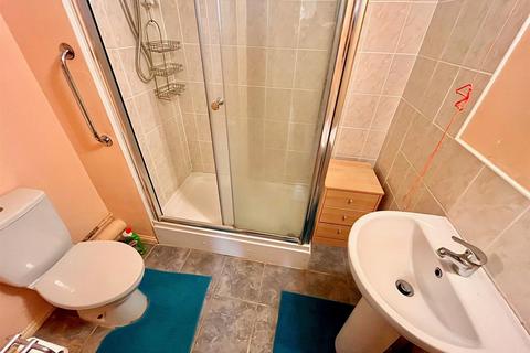 2 bedroom flat for sale, St. Peters Plain, Great Yarmouth