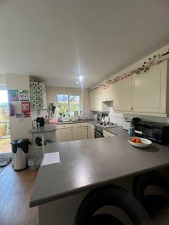 8 bedroom house share to rent, Aspen Grove