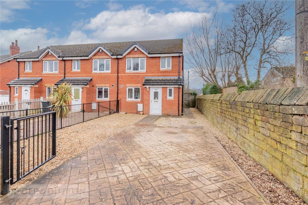 Long Lane, Dalton, Huddersfield, West Yorkshire, HD5 3 bed townhouse