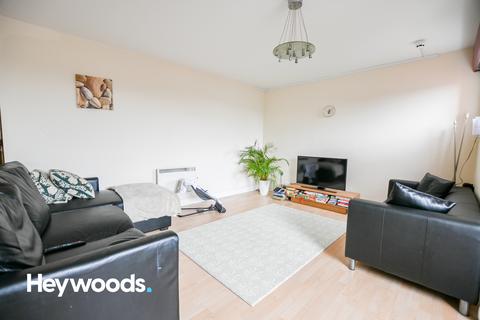 3 bedroom apartment to rent, Tower Court, London Road, Newcastle-under-Lyme ST5