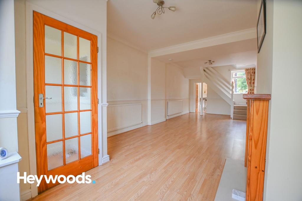 Hempstalls Lane, NewcastleunderLyme 2 bed terraced house £695 pcm