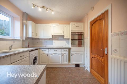 3 bedroom semi-detached house to rent, Coppice Avenue, Silverdale, Newcastle-under-Lyme, ST5