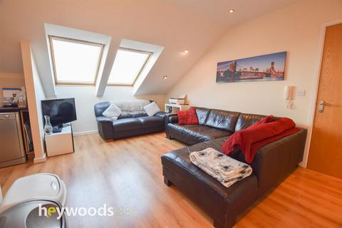 2 bedroom flat for sale, Crewe Road, Alsager, Stoke-on-Trent