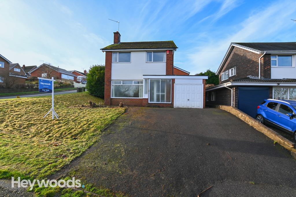 Cambridge Drive, NewcastleunderLyme, Staffordshire 3 bed detached