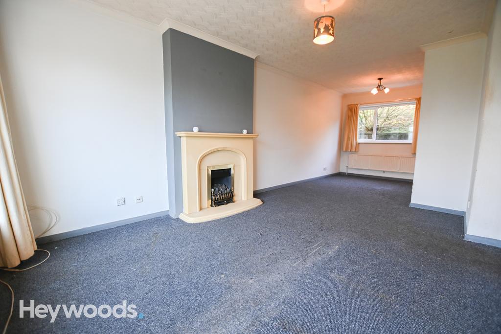 Cambridge Drive, NewcastleunderLyme, Staffordshire 3 bed detached