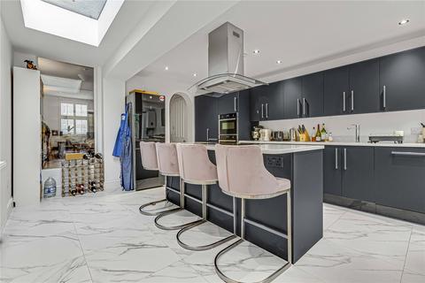 3 bedroom end of terrace house for sale - Petergate, London, SW11