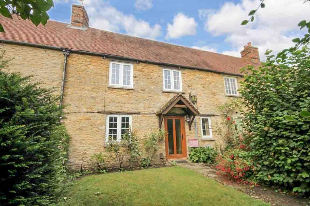 Church Street, Kidlington, OX5 3 bed cottage for sale £515,000