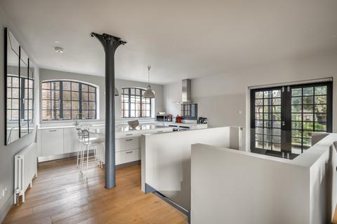 3 bedroom maisonette for sale, East Row, Chichester, West Sussex