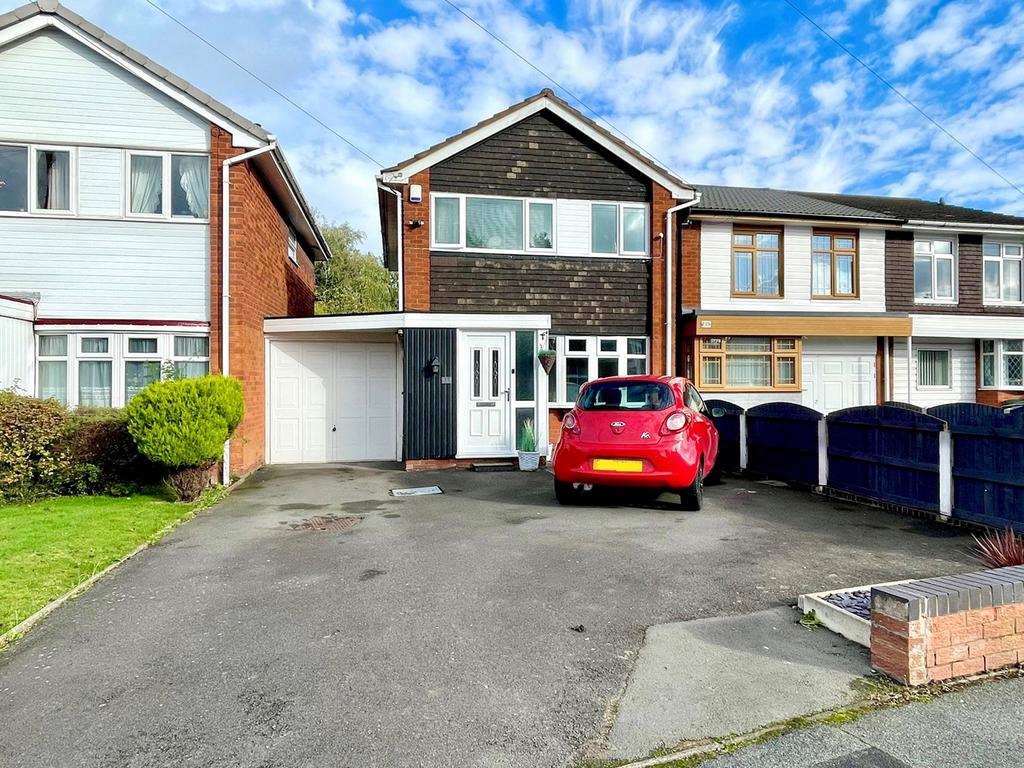 Bellamy Lane, Wednesfield, Wolverhampton, WV11 3 bed link detached
