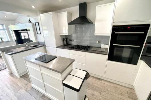 37 Bellamy Lane, Wednesfield, Wolverhampton, WV11 1NN