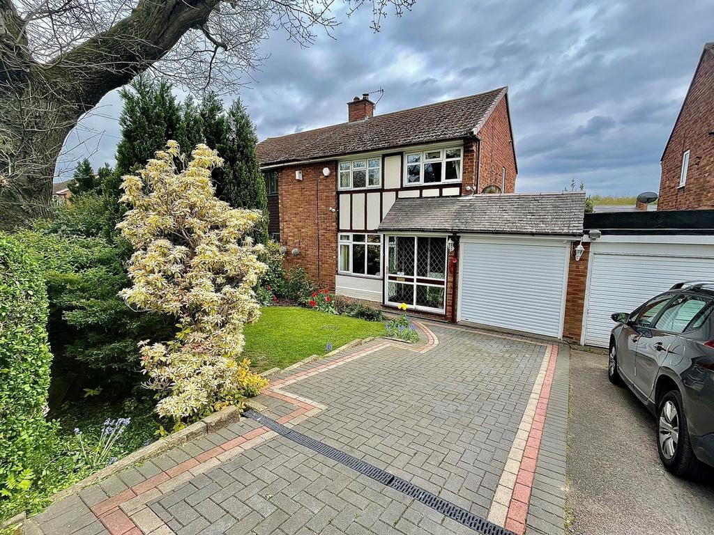 Wolverhampton Road, Essington... 3 bed semidetached house for sale £