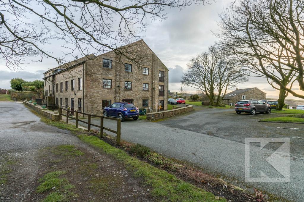 Lydgate Fold, Lydgate, Saddleworth 2 bed apartment for sale £215,000