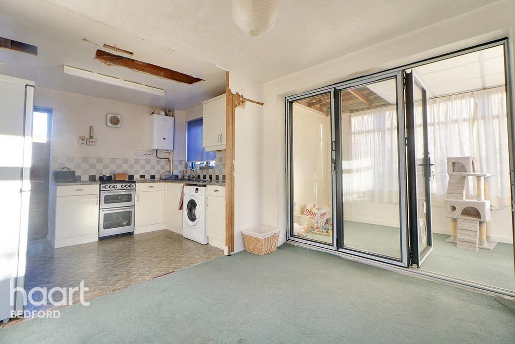 Hawk Drive, Bedford 3 bed detached house for sale £350,000