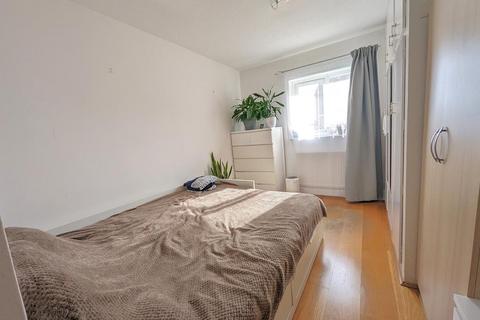 1 bedroom flat for sale, One Bedroom  Ground Floor Flat  Redwood Lodge  West Hendon  NW9