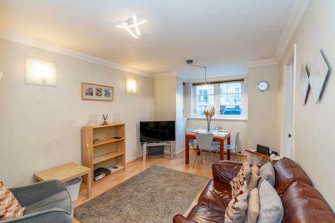 11/1 Tower Street, Edinburgh, EH6 7BX