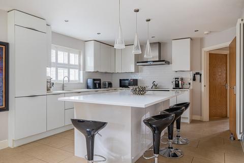 3 Cellini Walk, Kings Hill, West Malling, ME19 4BA