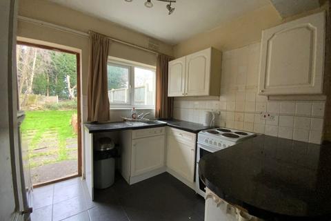 17 Hilton Road, Lanesfield, Wolverhampton, WV4 6DT