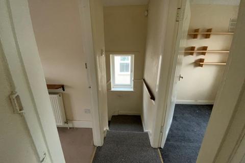 17 Hilton Road, Lanesfield, Wolverhampton, WV4 6DT