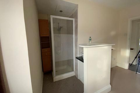 17 Hilton Road, Lanesfield, Wolverhampton, WV4 6DT