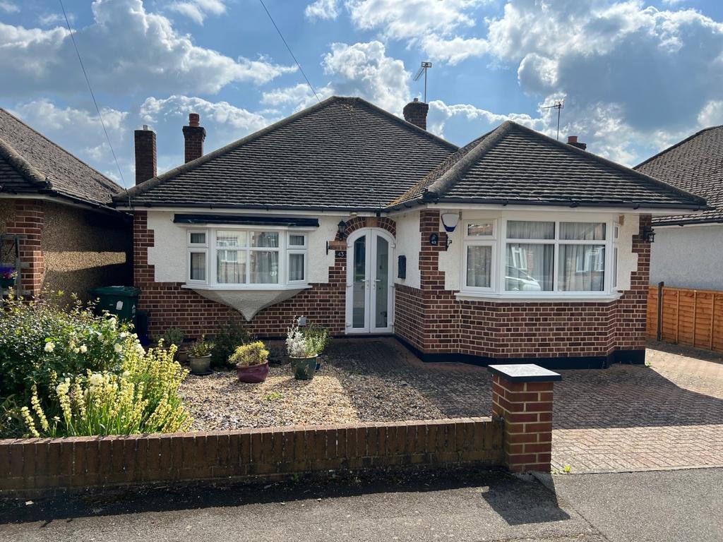 Penton Avenue, StainesuponThames... 2 bed detached bungalow for sale £575,000