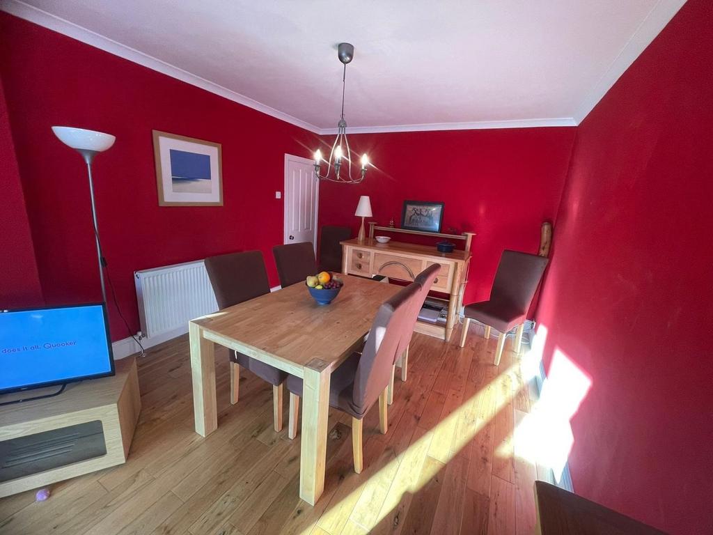 The Fairway, Gravesend, Kent, DA11 3 bed terraced house for sale £350,000