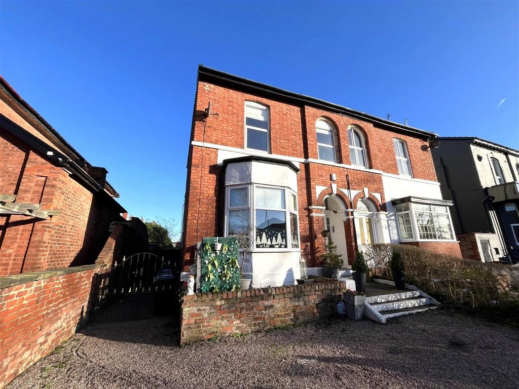 Portland Street, Southport, PR8 1LR 2 bed ground floor flat £150,000