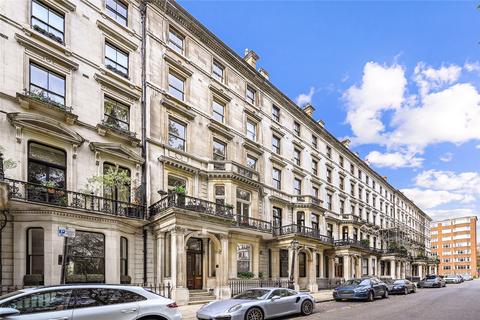 3 bedroom apartment to rent, Ennismore Gardens, London, SW7