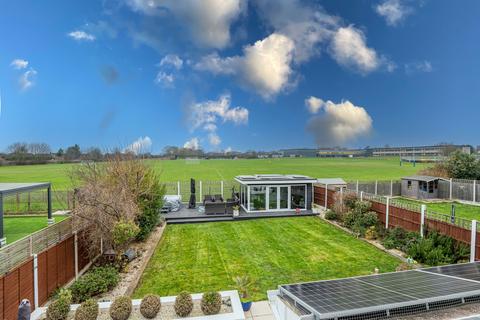 4 bedroom detached house for sale, Wansfell Gardens, Thorpe Bay, SS1