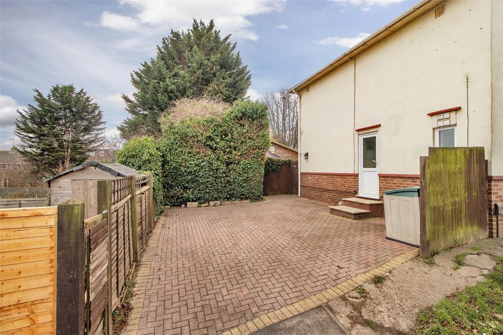 Grange Road, Gillingham, Kent, ME7 3 bed semidetached house for sale