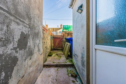 6 Avondale Road, Lowestoft, NR32 2HX