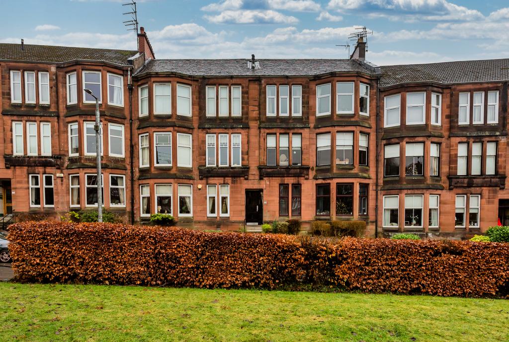 0/1 74 Marlborough Avenue Glasgow, G11 7BH 2 bed ground floor flat for