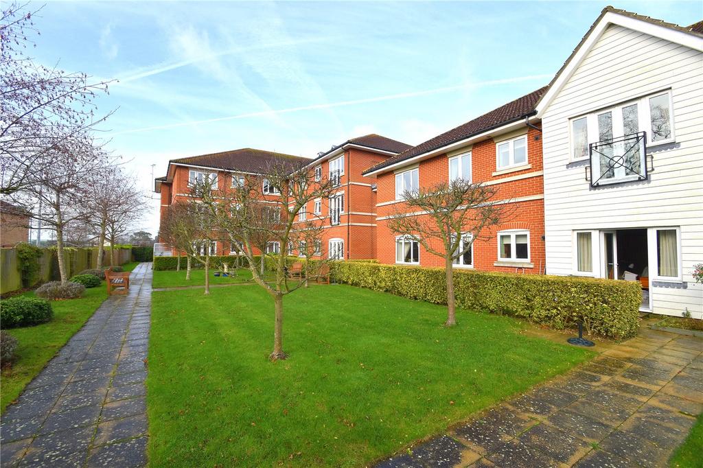 Mead Drive, Kesgrave, Ipswich, Suffolk, IP5 2 bed apartment £300,000