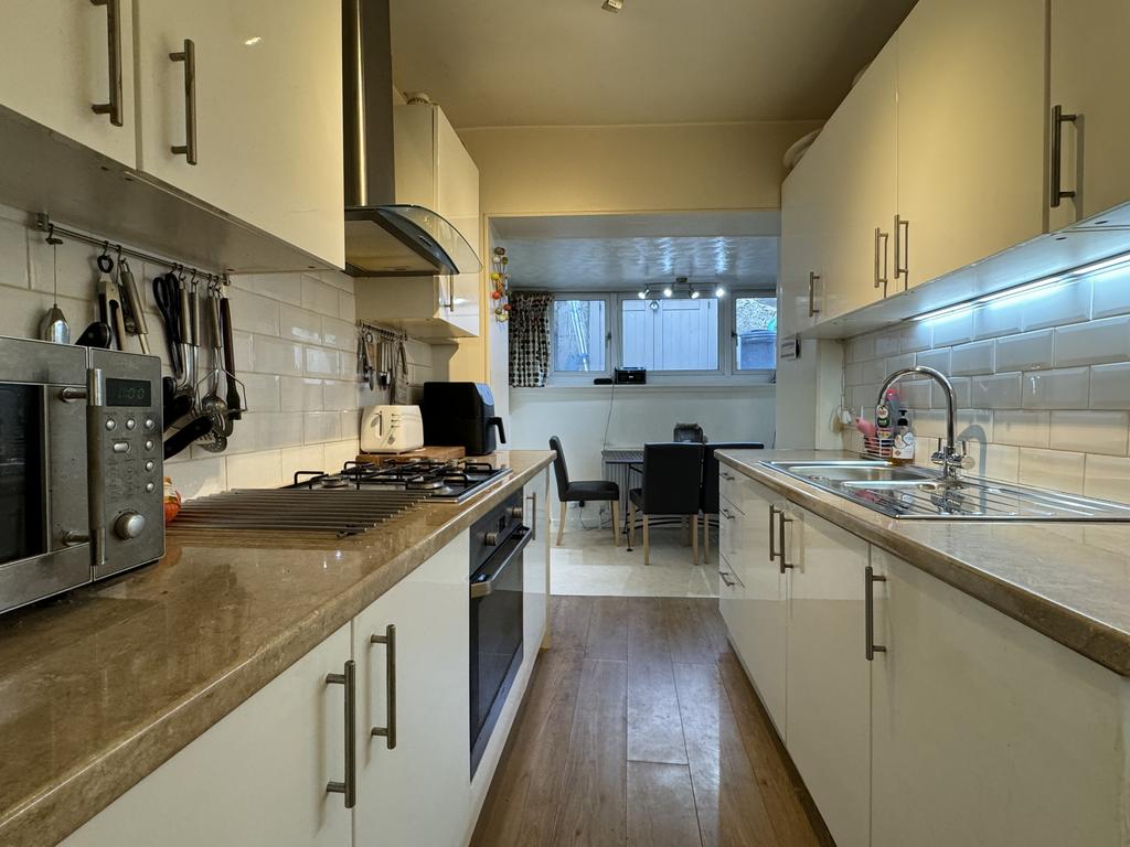 Sherwell Valley Road, Torquay, Devon 4 bed terraced house for sale £