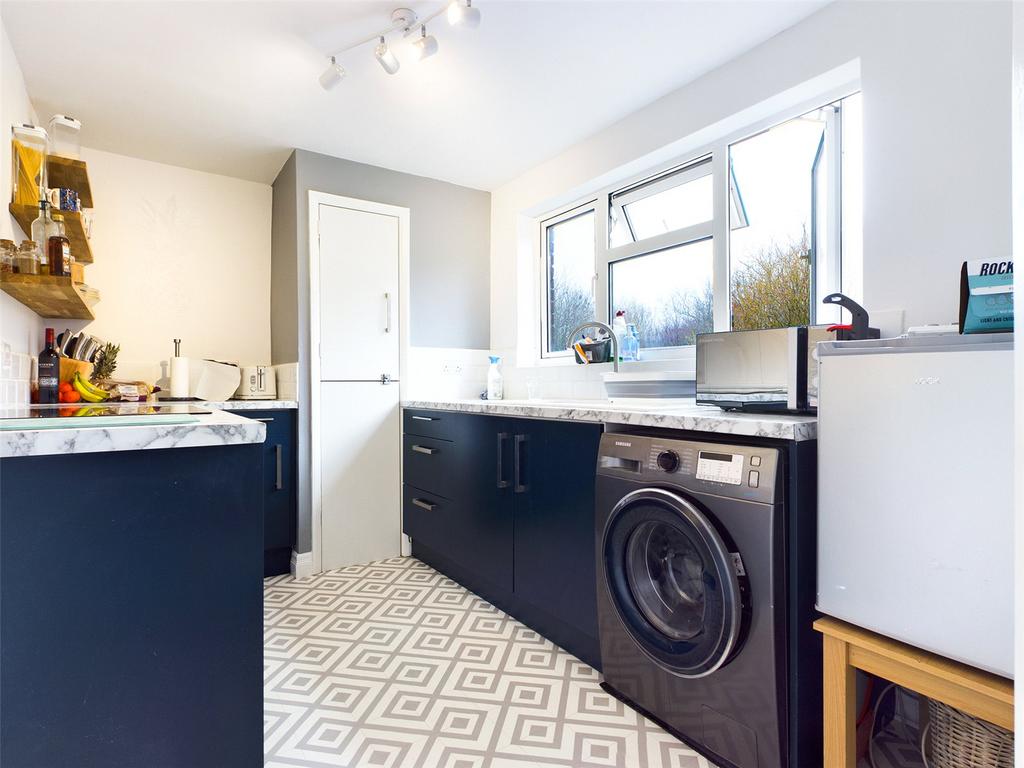 Buckley Close, Hangleton Way, BN3 2 bed apartment £1,300 pcm (£300 pw)