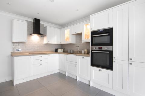 4 bedroom semi-detached house for sale, Common View, Bumbles Green, Waltham Abbey, Essex