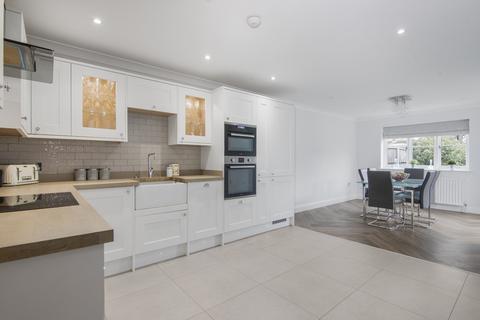 4 bedroom semi-detached house for sale, Common View Bumbles Green, Waltham Abbey, EN9