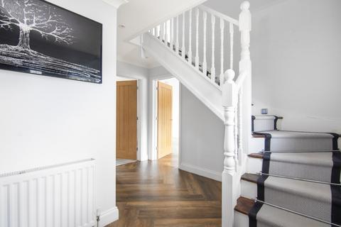 4 bedroom semi-detached house for sale, Common View Bumbles Green, Waltham Abbey, EN9