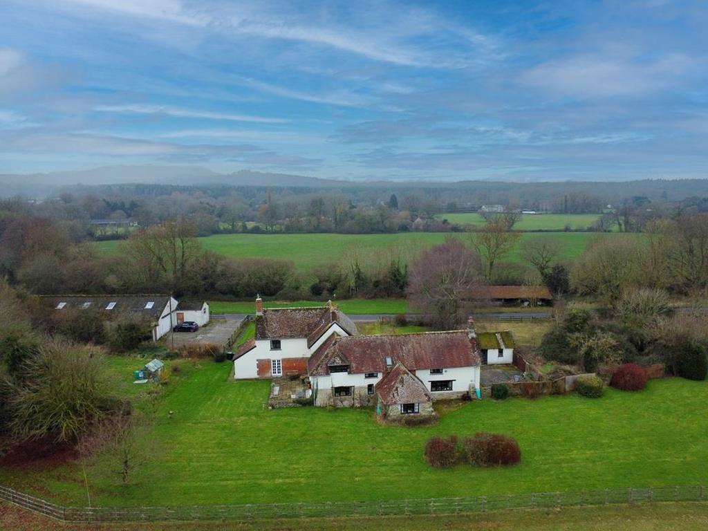Kennels Lane, Middlemarsh, Dorset, DT9 5 bed detached house for sale