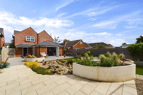 3 bedroom detached house for sale, Tewkesbury Road, Norton, Gloucester, Gloucestershire, GL2