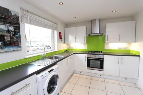 2 bedroom flat to rent, Northfield Grove, Edinburgh, EH8