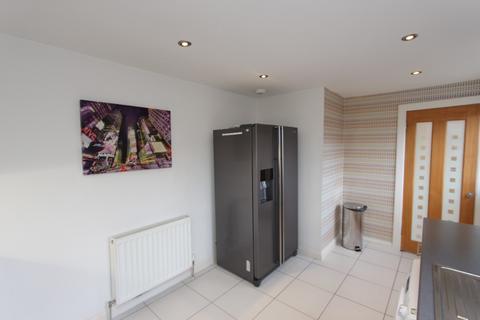 2 bedroom flat to rent, Northfield Grove, Edinburgh, EH8
