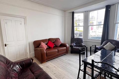 3 bedroom maisonette to rent, Roundhill Crescent, Brighton